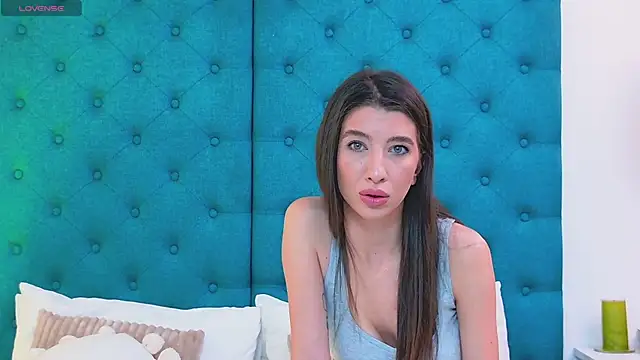 LunaWills  online show from November 2025 05:40:01 AM