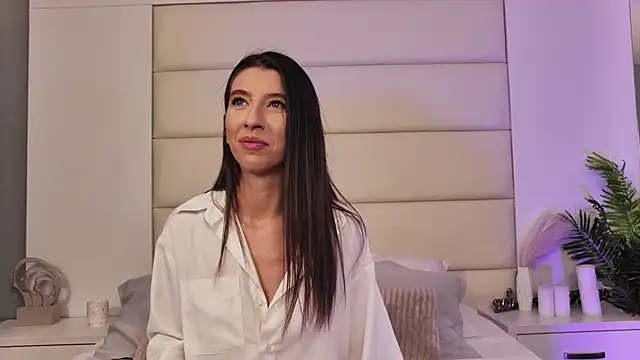 LunaWills  online show from September 2025 04:23:01 AM