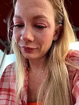 LavenderHot online show from June 2026 01:43:01 AM