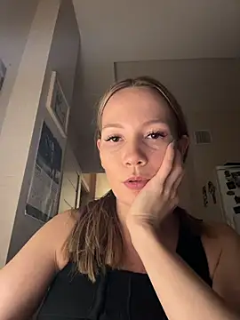 LavenderHot online show from November 2025 12:15:02 PM