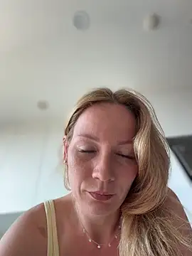 LavenderHot online show from March 2026 02:13:01 AM