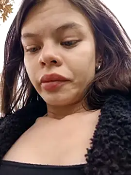 Snapshot of Violeta_12- chatting on April 2026 05:30:01 PM Violeta 12- online show from April 2026 05:30:01 PM
