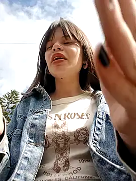 Violeta 12- online show from November 2025 07:06:01 PM