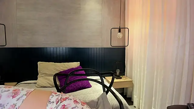Snapshot of _julietta chatting on February 2025 12:40:01 PM julietta online show from February 2025 12:40:01 PM