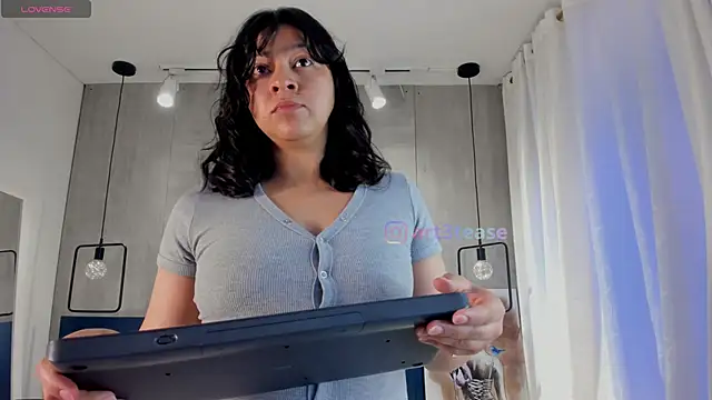  julietta online show from January 2026 12:42:02 PM