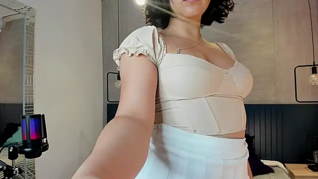 Snapshot of _julietta chatting on February 2025 12:33:02 PM julietta online show from February 2025 12:33:02 PM
