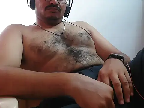 naughtymike0007 online show from April 2026 01:45:01 AM