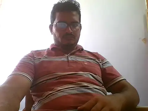 Snapshot of naughtymike0007 chatting on June 2026 04:43:02 AM naughtymike0007 online show from June 2026 04:43:02 AM