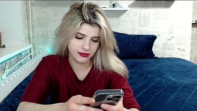 AleksandraFlores online show from April 2026 10:16:02 PM