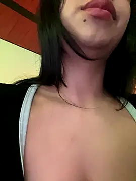 Snapshot of CieloTaylor chatting on October 2025 01:22:01 AM CieloTaylor online show from October 2025 01:22:01 AM