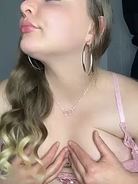 Snapshot of Lalalust69 chatting on March 2025 06:30:01 AM Lalalust69 online show from March 2025 06:30:01 AM