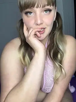 Snapshot of Lalalust69 chatting on December 2024 05:20:01 AM Lalalust69 online show from December 2024 05:20:01 AM