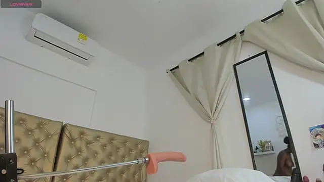 Alessiiaa  online show from October 2025 02:40:01 PM
