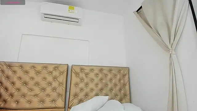 Alessiiaa  online show from November 2025 07:50:02 PM