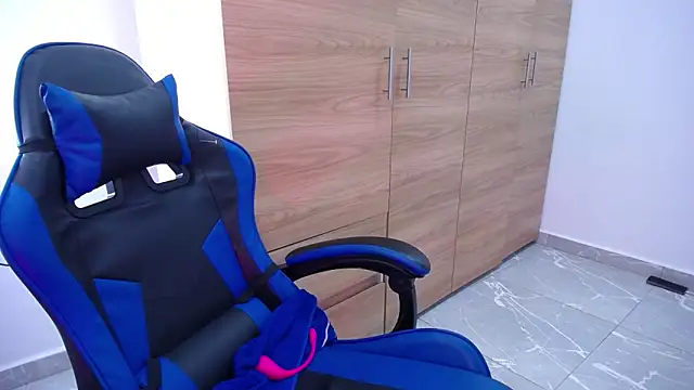 Deiisy Queen online show from November 2025 10:24:01 PM