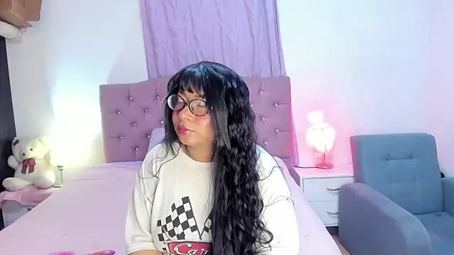 Latinabombsheell online show from April 2026 08:10:01 AM