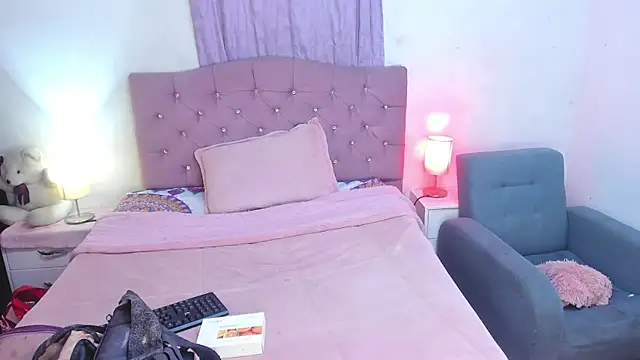 Latinabombsheell online show from May 2026 03:13:01 AM