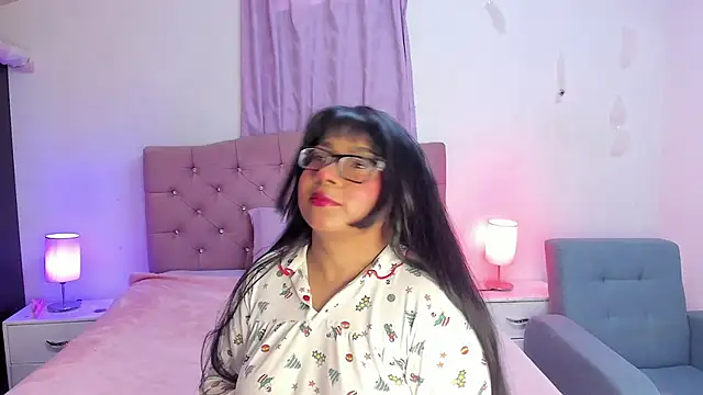 Snapshot of Latinabombsheell chatting on November 2025 07:14:01 PM Latinabombsheell online show from November 2025 07:14:01 PM