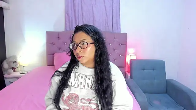 Latinabombsheell online show from July 2026 03:08:01 AM