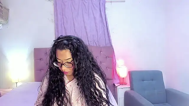 Latinabombsheell online show from April 2026 04:06:01 AM