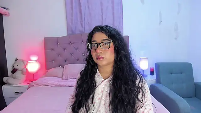 Snapshot of Latinabombsheell chatting on January 2026 05:03:01 AM Latinabombsheell online show from January 2026 05:03:01 AM