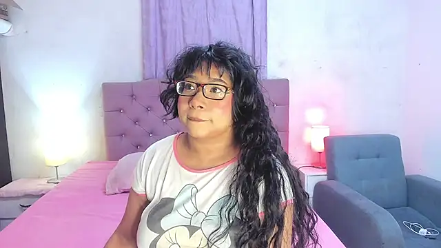 Latinabombsheell online show from June 2026 06:42:01 PM