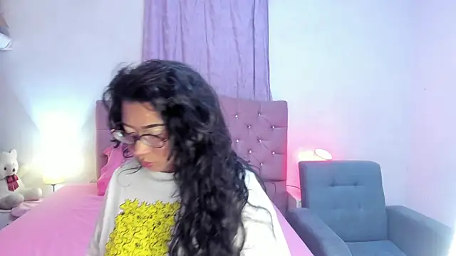 Latinabombsheell online show from July 2026 06:25:02 PM