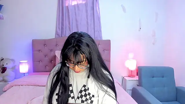 Snapshot of Latinabombsheell chatting on December 2025 01:39:02 PM Latinabombsheell online show from December 2025 01:39:02 PM