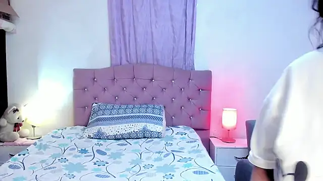 Latinabombsheell online show from June 2026 04:40:02 AM