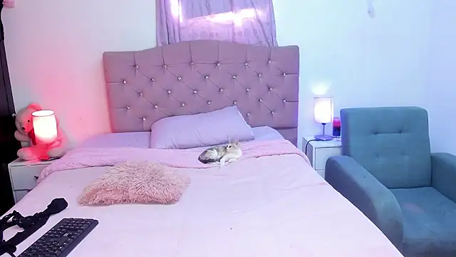 Snapshot of Latinabombsheell chatting on February 2026 07:23:02 PM Latinabombsheell online show from February 2026 07:23:02 PM