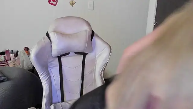 Andreina Suann online show from November 2025 11:38:02 AM