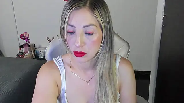 Andreina Suann online show from November 2025 12:05:01 PM