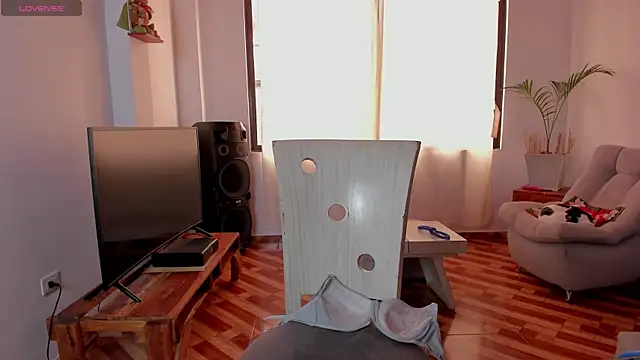 Simply Zoe   online show from January 2025 08:43:02 PM