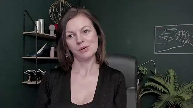 Snapshot of VivianWILD chatting on February 2026 07:06:02 AM VivianWILD online show from February 2026 07:06:02 AM