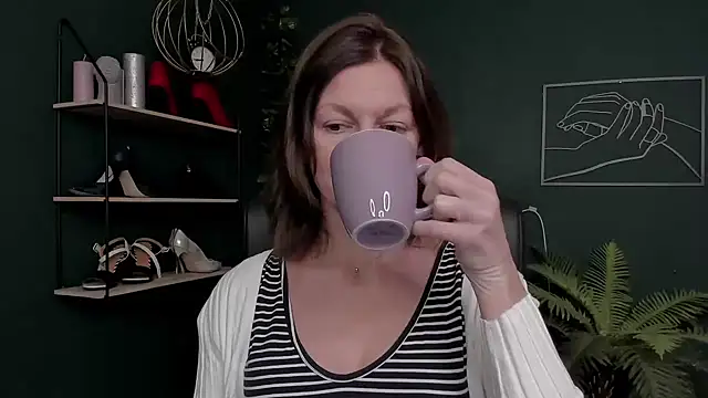 VivianWILD online show from November 2025 08:13:01 AM