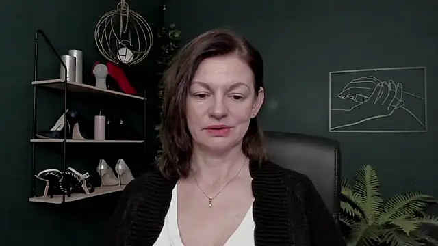 Snapshot of VivianWILD chatting on January 2026 07:46:02 AM VivianWILD online show from January 2026 07:46:02 AM