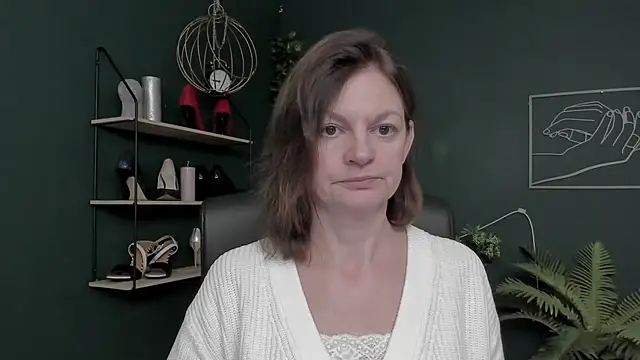 VivianWILD online show from November 2025 07:09:01 AM