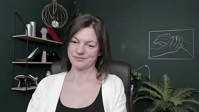 Snapshot of VivianWILD chatting on February 2026 07:04:02 AM VivianWILD online show from February 2026 07:04:02 AM