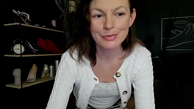 Snapshot of VivianWILD chatting on March 2025 10:00:02 AM VivianWILD online show from March 2025 10:00:02 AM