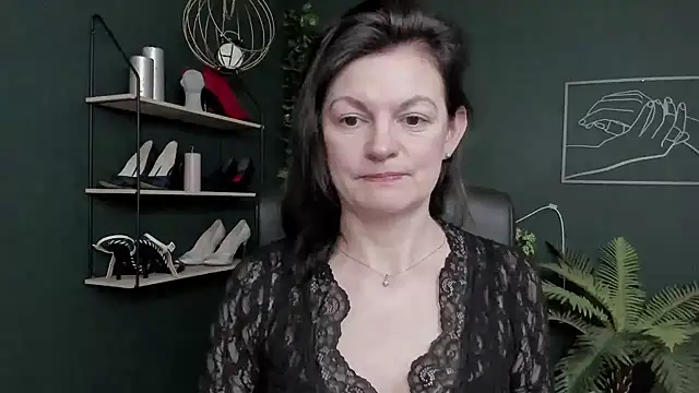 Snapshot of VivianWILD chatting on February 2026 07:30:01 AM VivianWILD online show from February 2026 07:30:01 AM