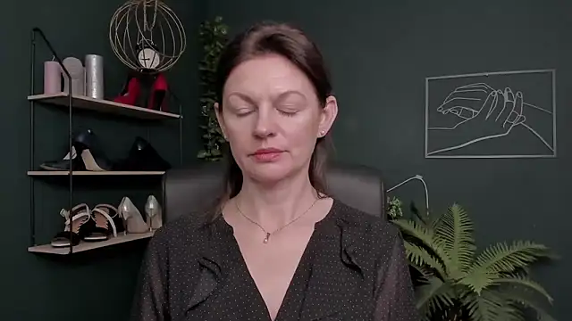 VivianWILD online show from November 2025 07:34:01 AM