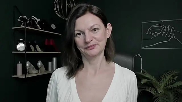 VivianWILD online show from November 2025 07:00:02 AM