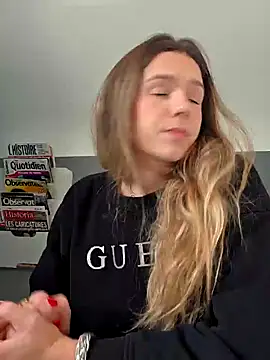 Snapshot of lucie_mehott chatting on November 2025 08:18:01 AM lucie mehott online show from November 2025 08:18:01 AM