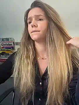 Snapshot of lucie_mehott chatting on October 2025 12:59:02 PM lucie mehott online show from October 2025 12:59:02 PM