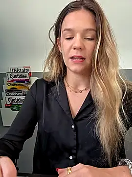 Snapshot of lucie_mehott chatting on November 2025 09:01:01 AM lucie mehott online show from November 2025 09:01:01 AM