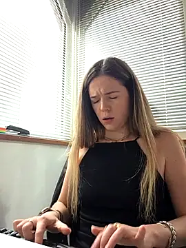 lucie mehott online show from March 2026 08:27:02 AM