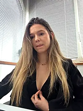 lucie mehott online show from March 2026 09:13:02 AM