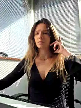 lucie mehott online show from May 2026 08:12:01 AM