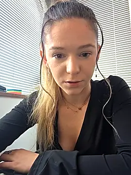 lucie mehott online show from March 2026 09:57:02 AM