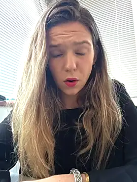 lucie mehott online show from March 2026 10:19:02 AM